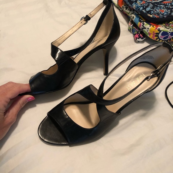 Nine west black heels - Picture 2 of 3